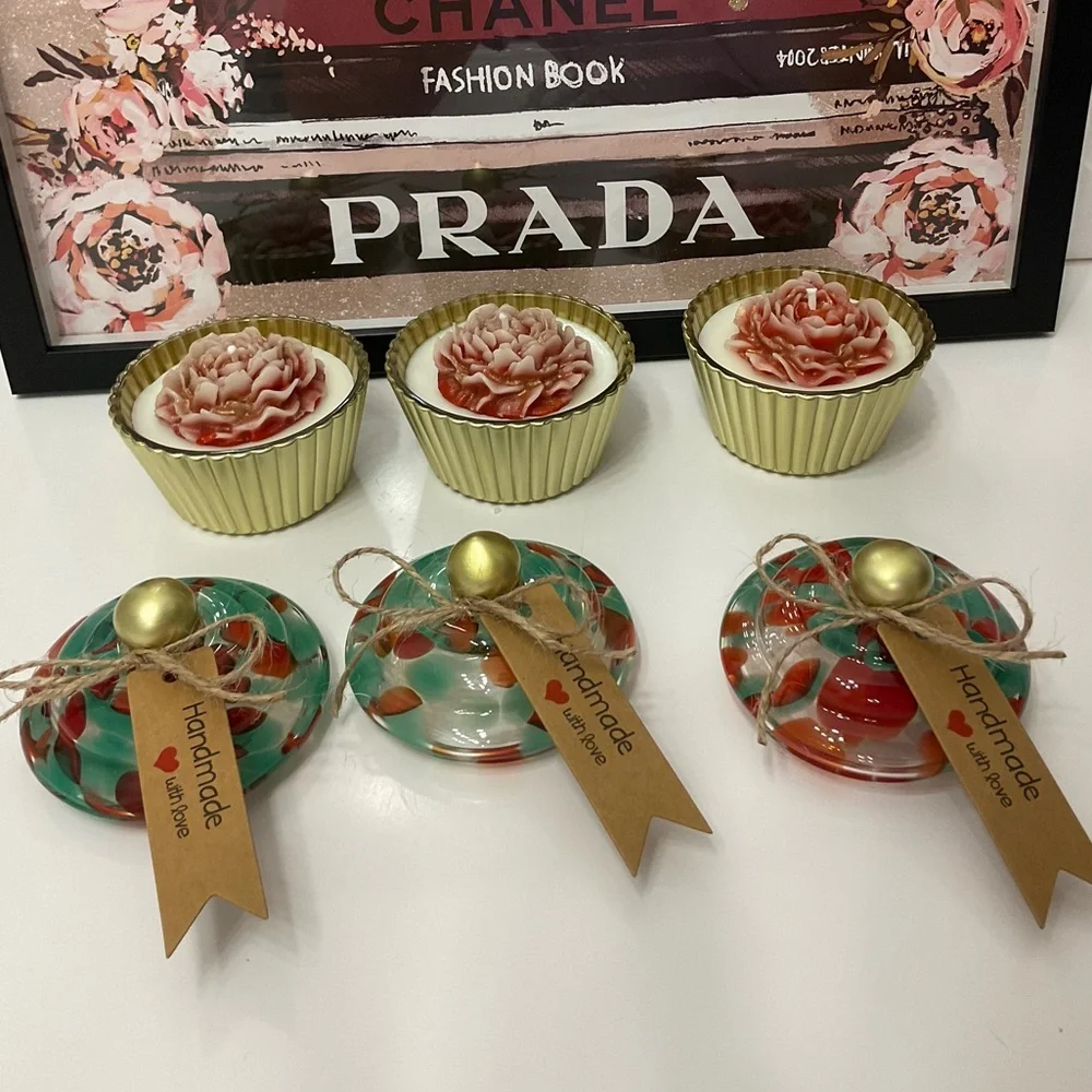 🕯️🌸 Set of 3 Handmade Scented Candles with Red Rose Design - Picture 3 of 6